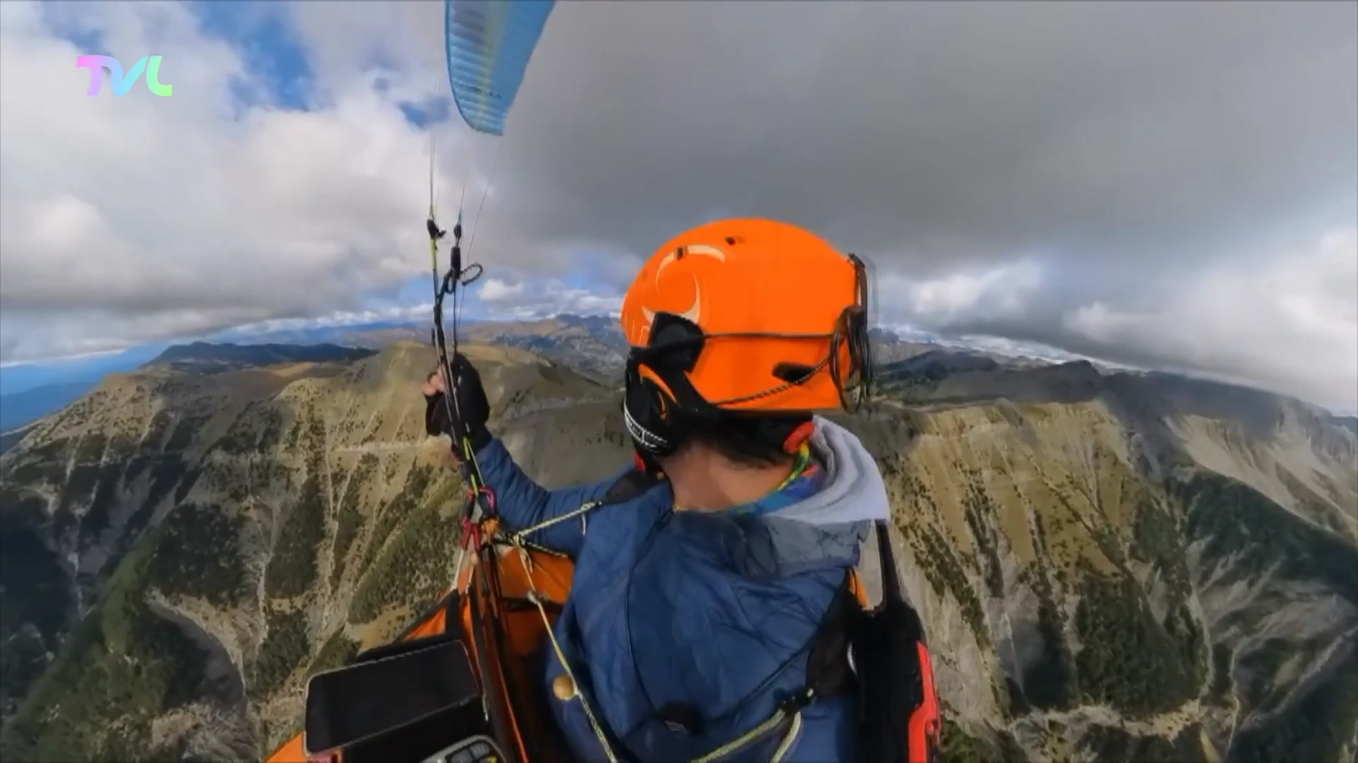 45-jarige man uit Lummen overleden nadat hij neerstortte op WK paragliden
