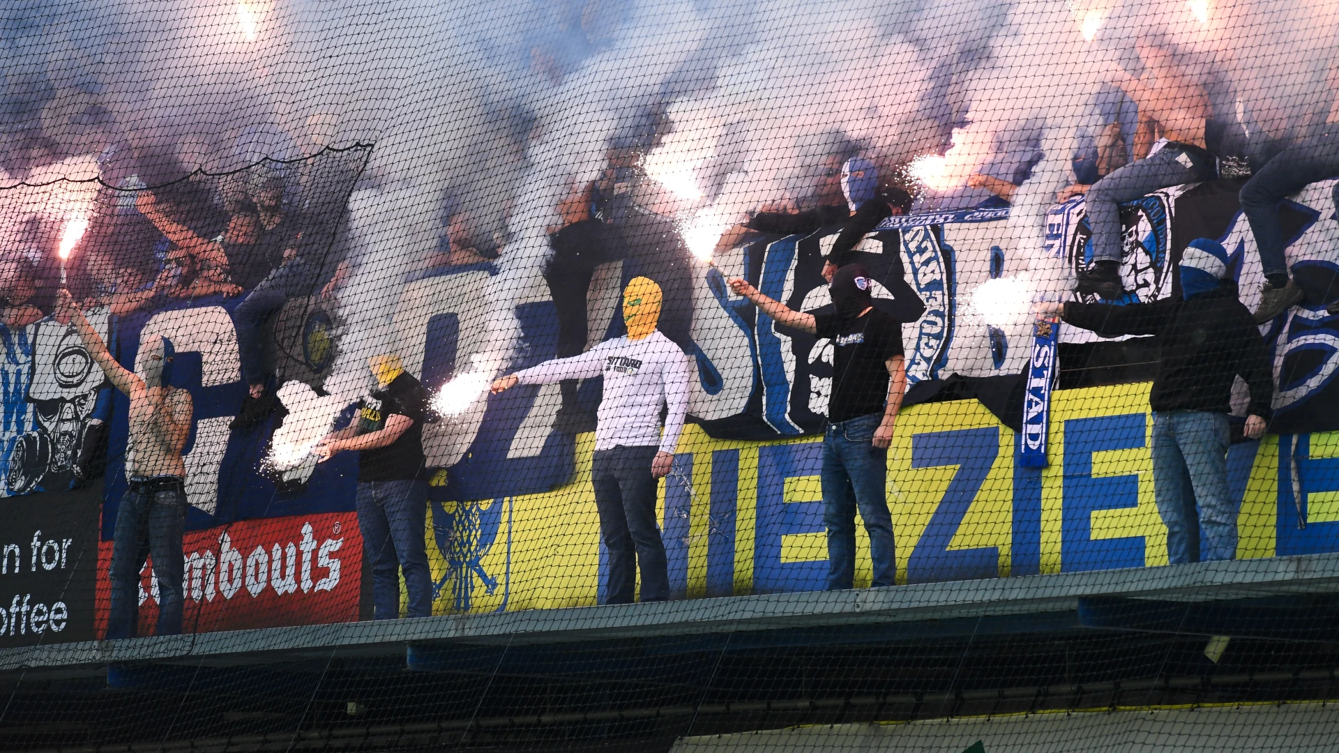 Derby opnieuw stilgelegd na Genkse vuurpijlen op Stayen