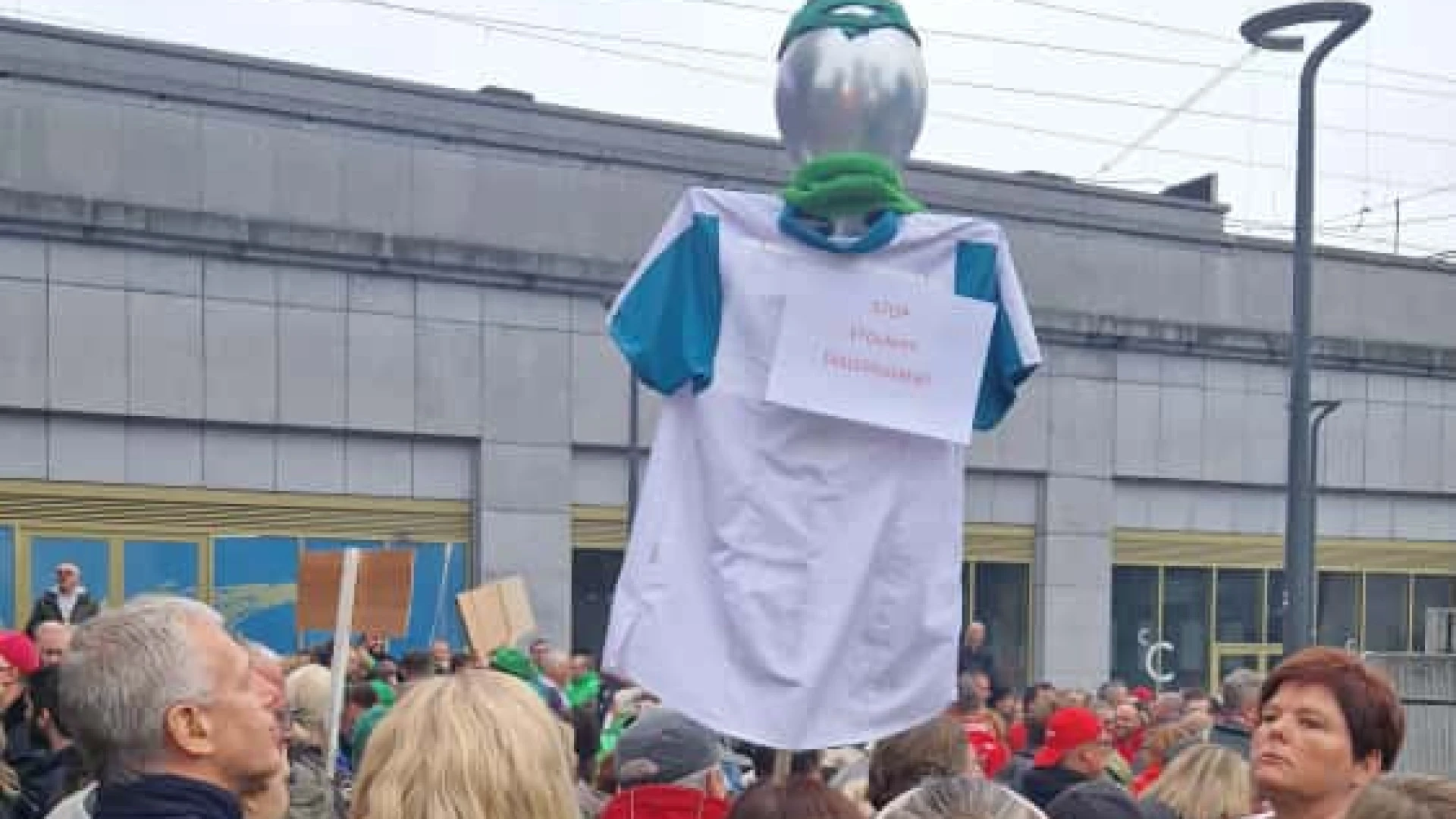 Hoofdafbeelding voor artikel Betoging in Brussel komt langzaam…
