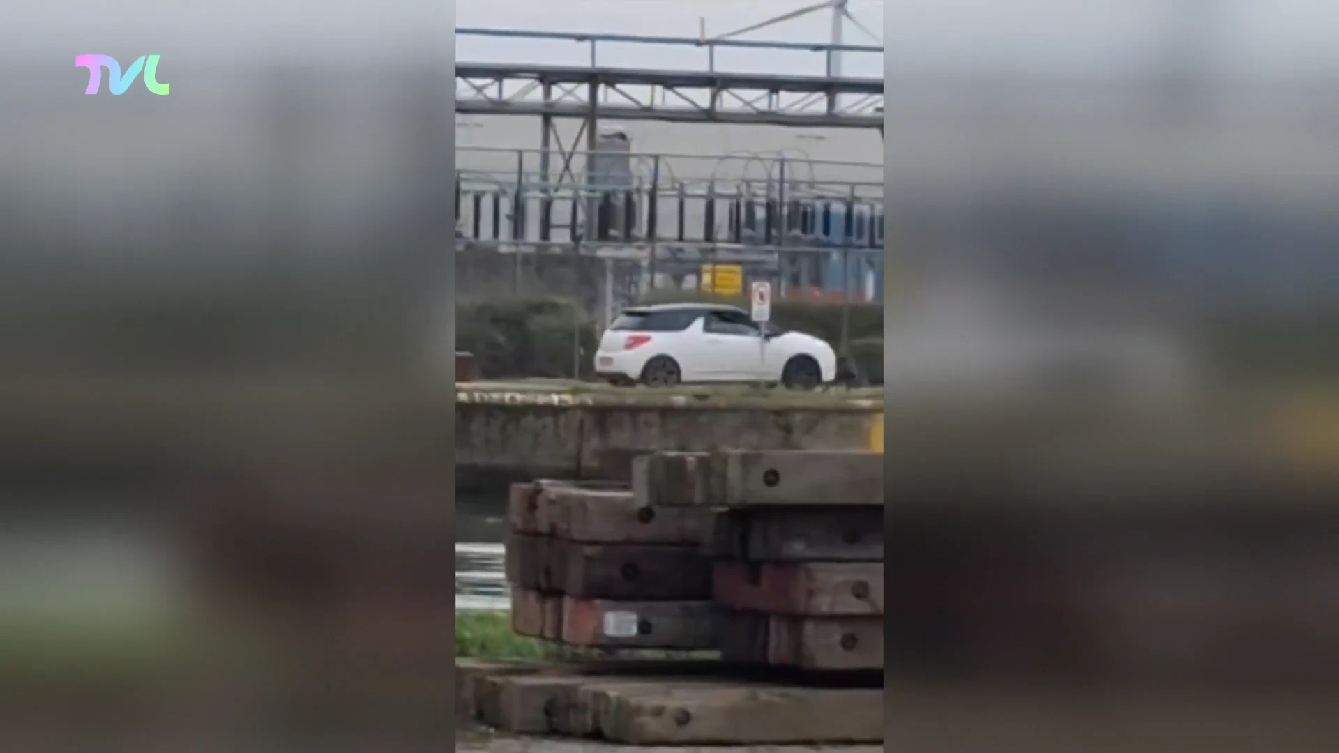 Hoofdafbeelding voor artikel Politie op zoek naar verdachten…