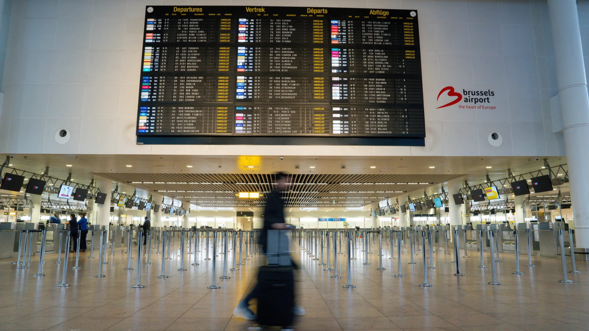 Hoofdafbeelding voor artikel Alle passagiersvluchten geschrapt…