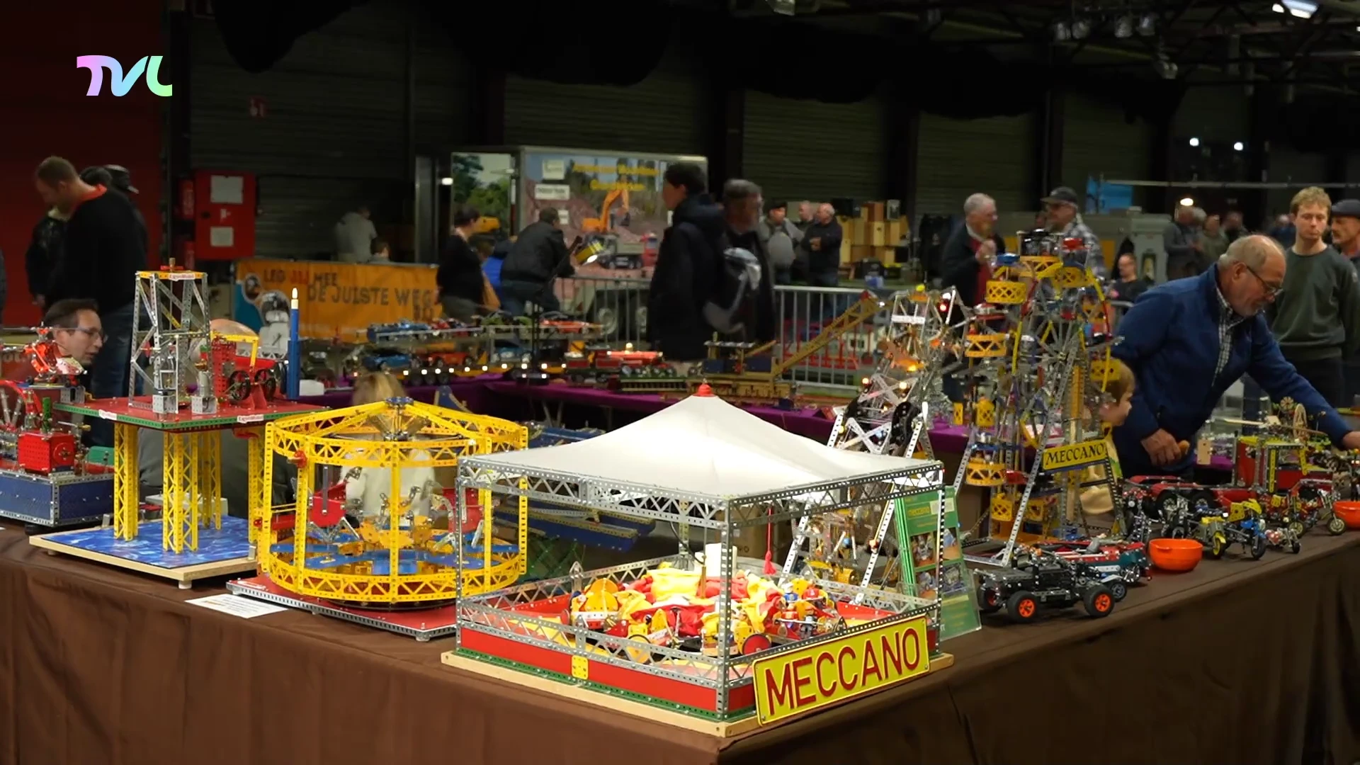 Hoofdafbeelding voor artikel Limburghal lokt duizenden…