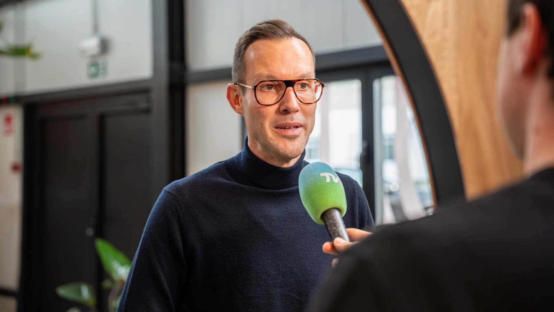 Hoofdafbeelding voor artikel DAZN wordt gecontroleerd op…