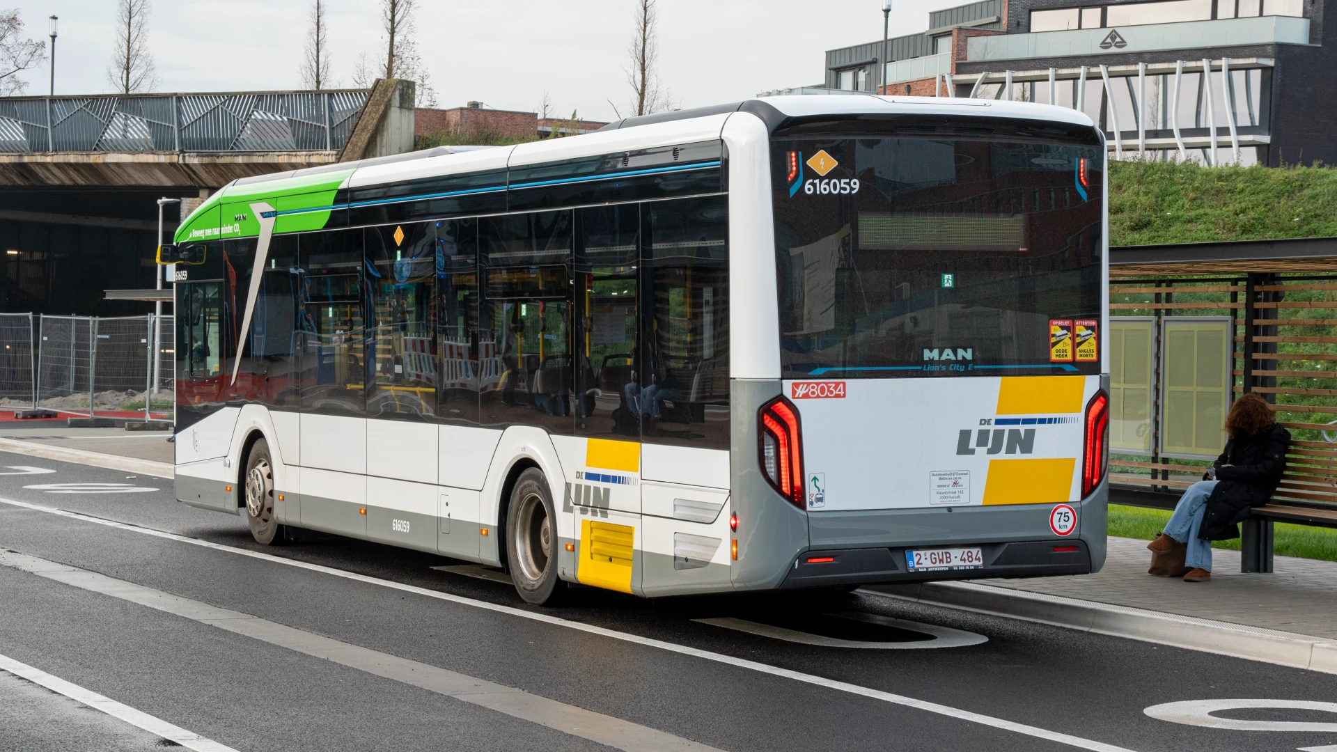 Hoofdafbeelding voor artikel De Lijn zet opnieuw feestbussen…