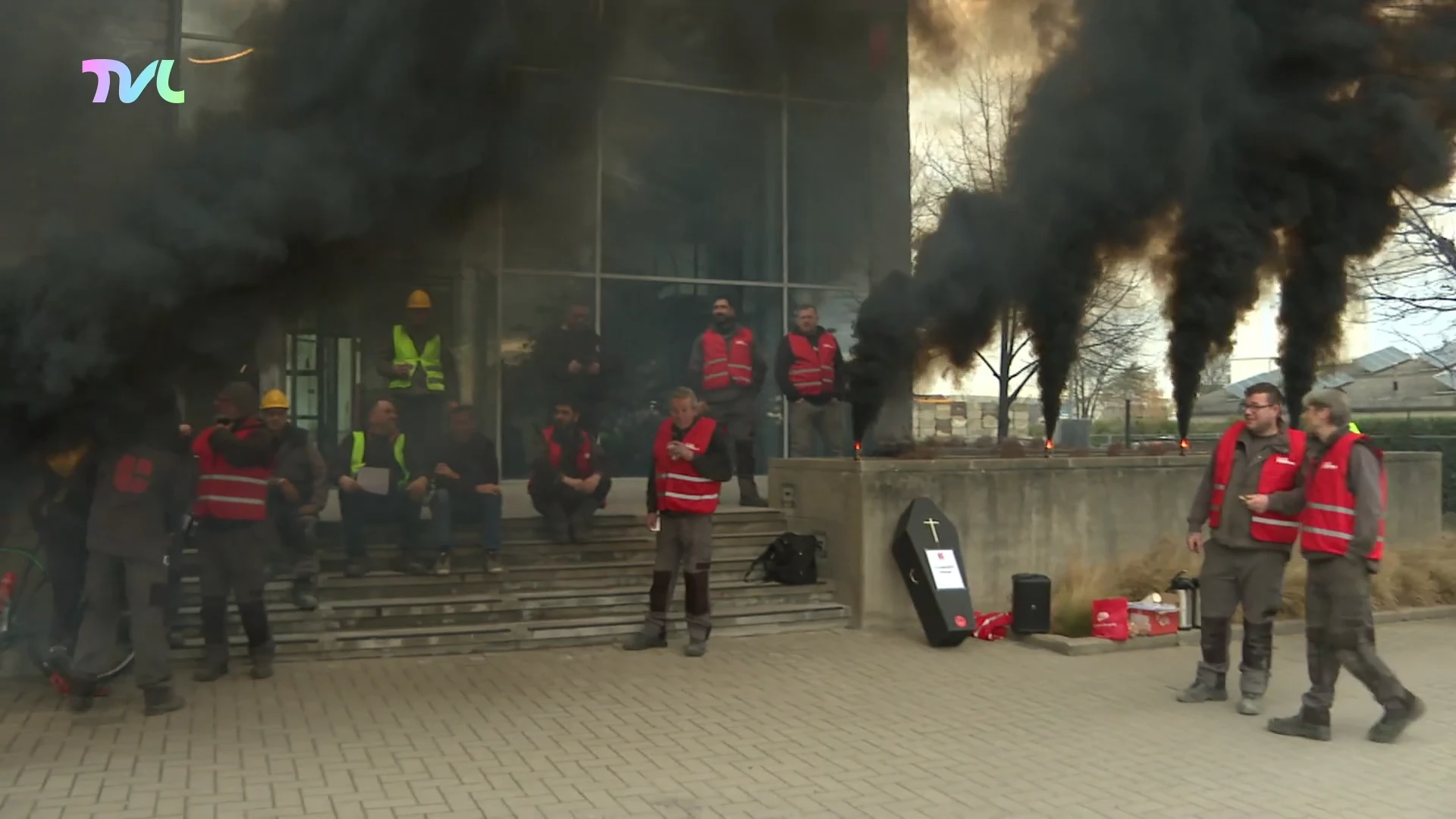 Hoofdafbeelding voor artikel Vakbonden en personeel voeren…