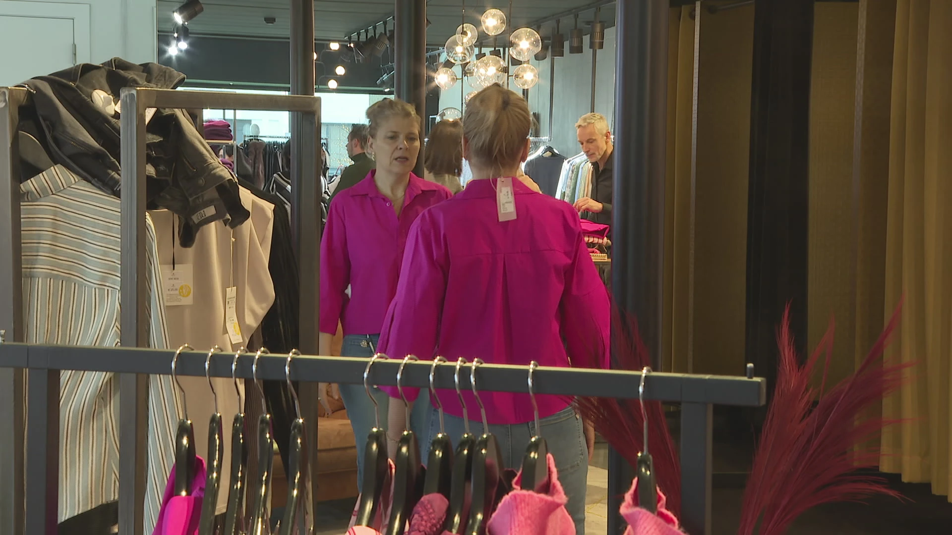 Hoofdafbeelding voor artikel Start solden: modehandelaars…