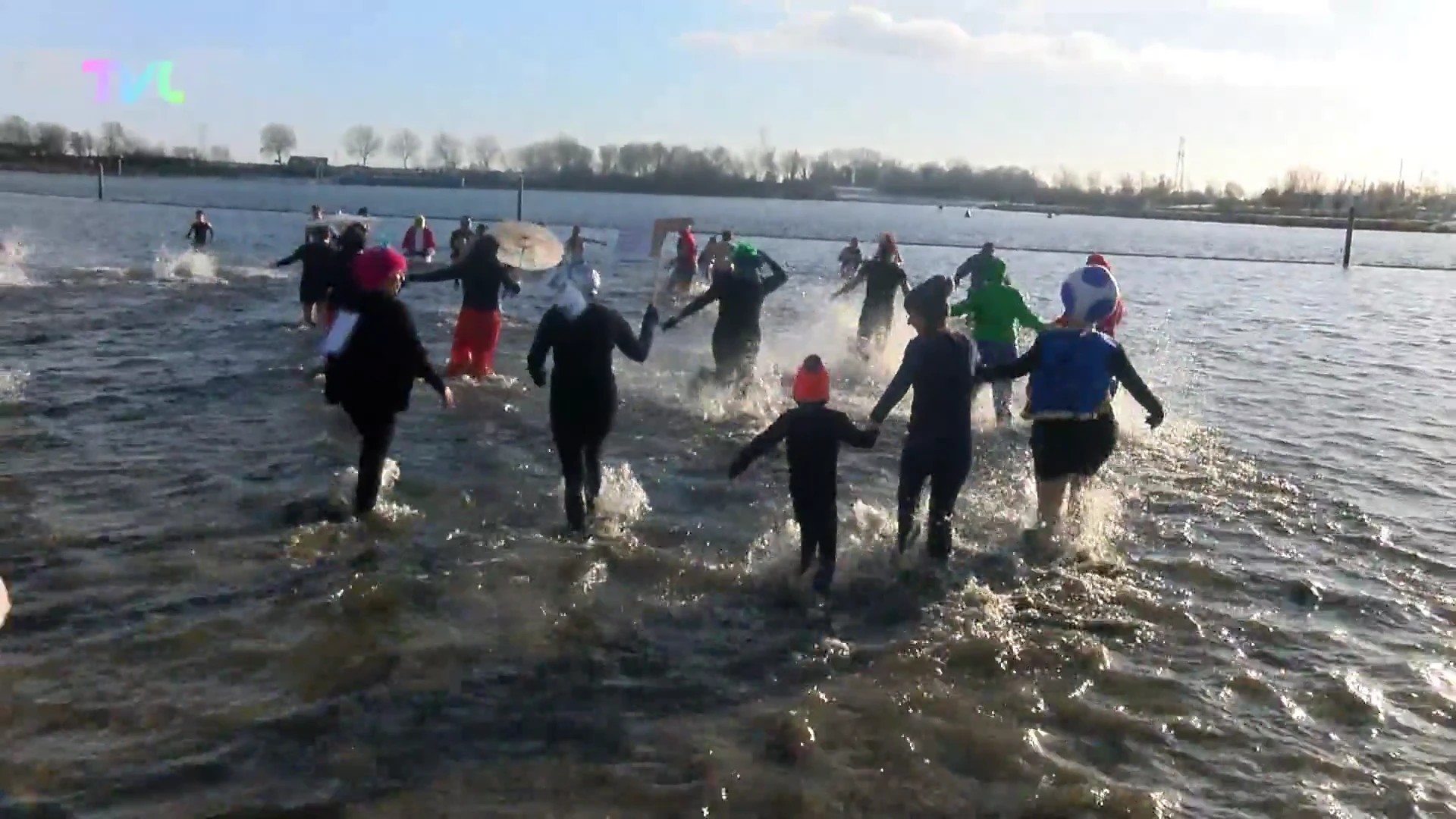 Hoofdafbeelding voor artikel Zwemmen bij vriestemperaturen:…