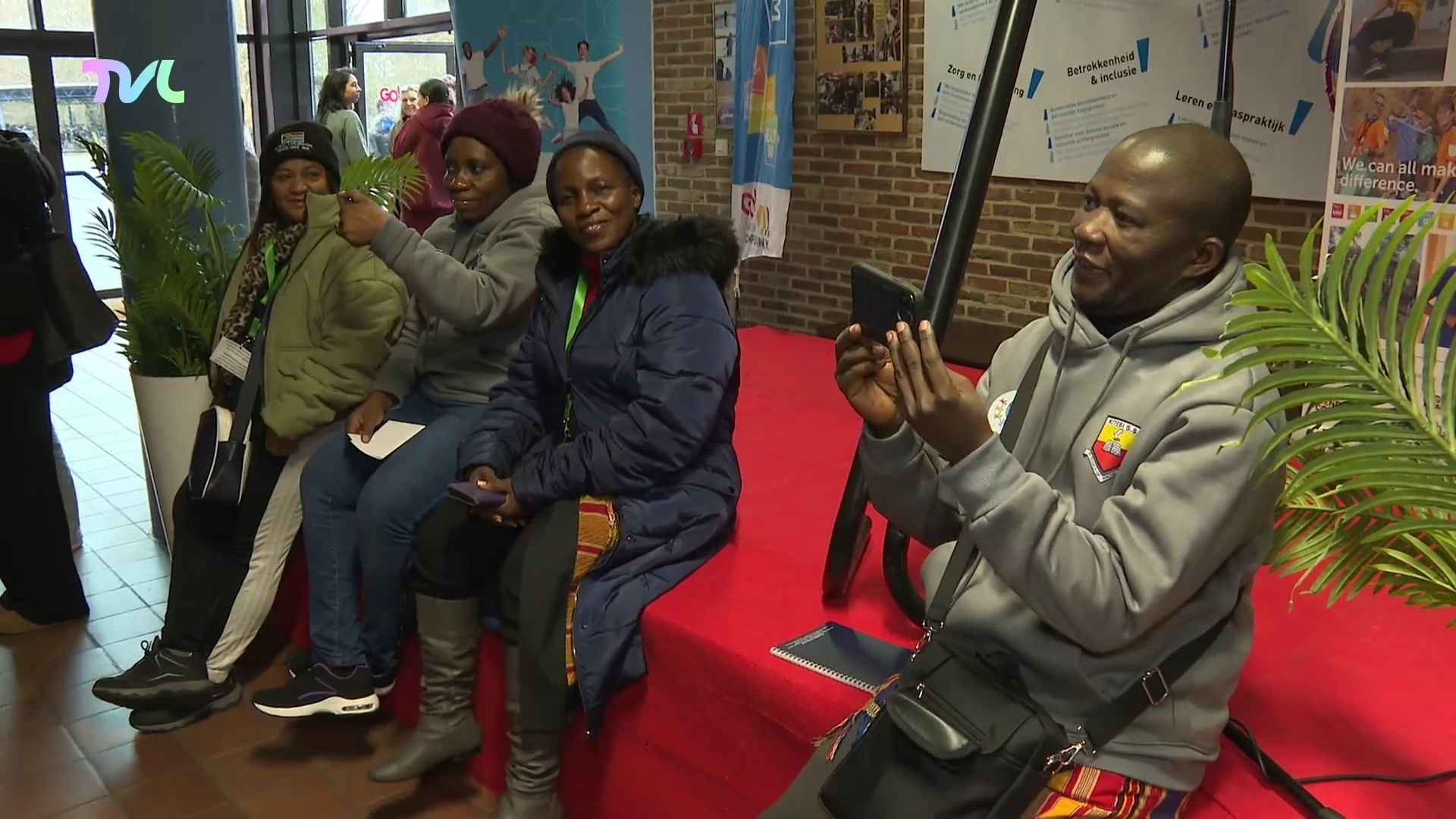 Hoofdafbeelding voor artikel Leerlingen uit Nepal & Oeganda…