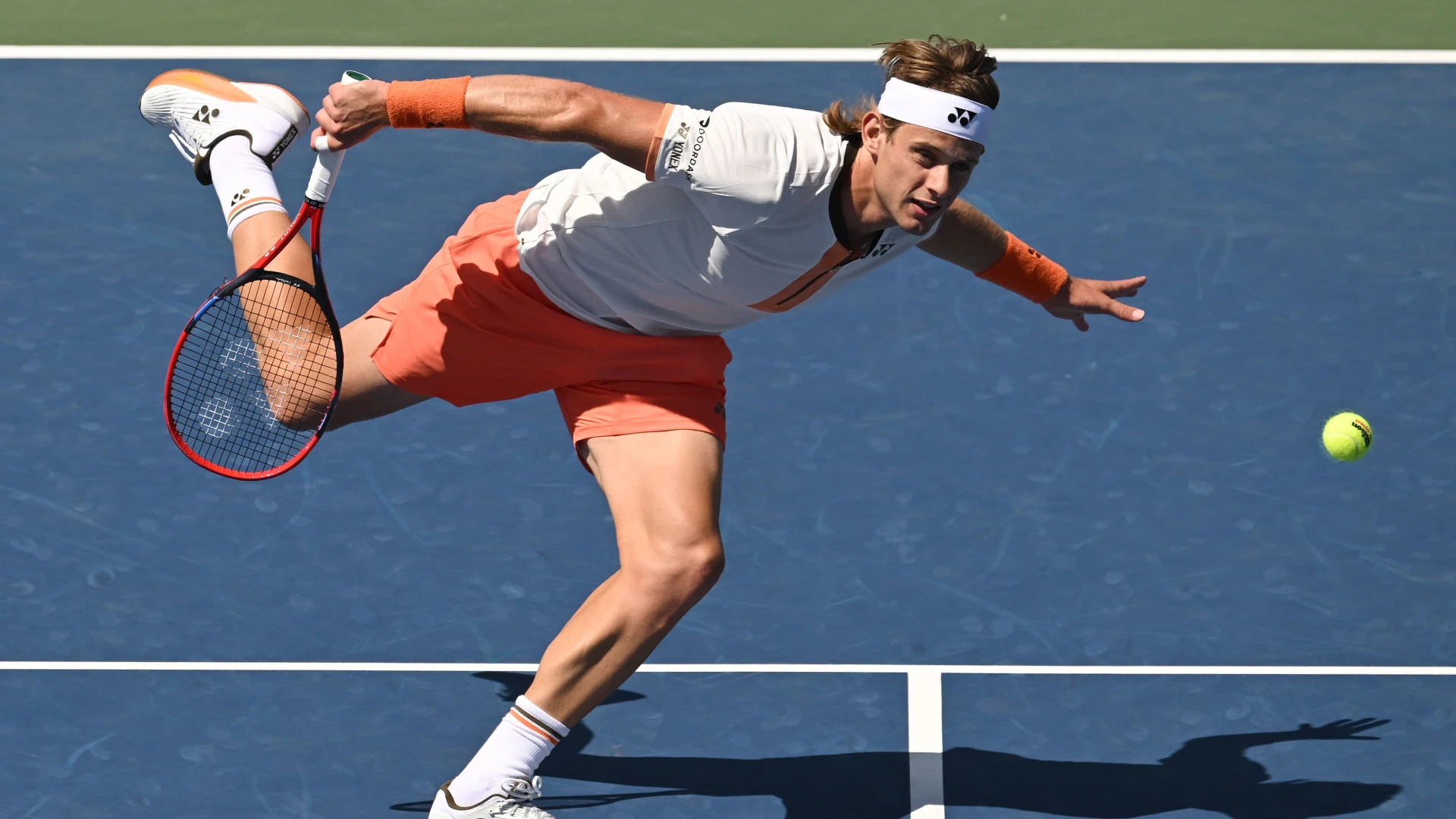 Hoofdafbeelding voor artikel Zizou Bergs strandt in eerste…