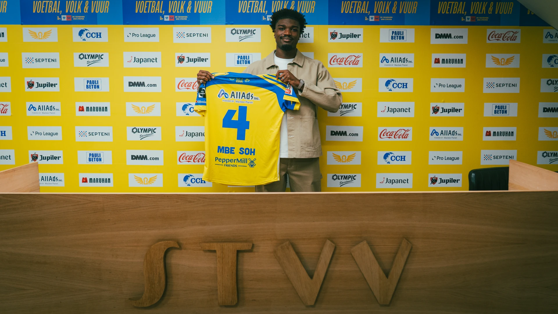 Hoofdafbeelding voor artikel Franse verdediger Lo&iuml;c Mbe…