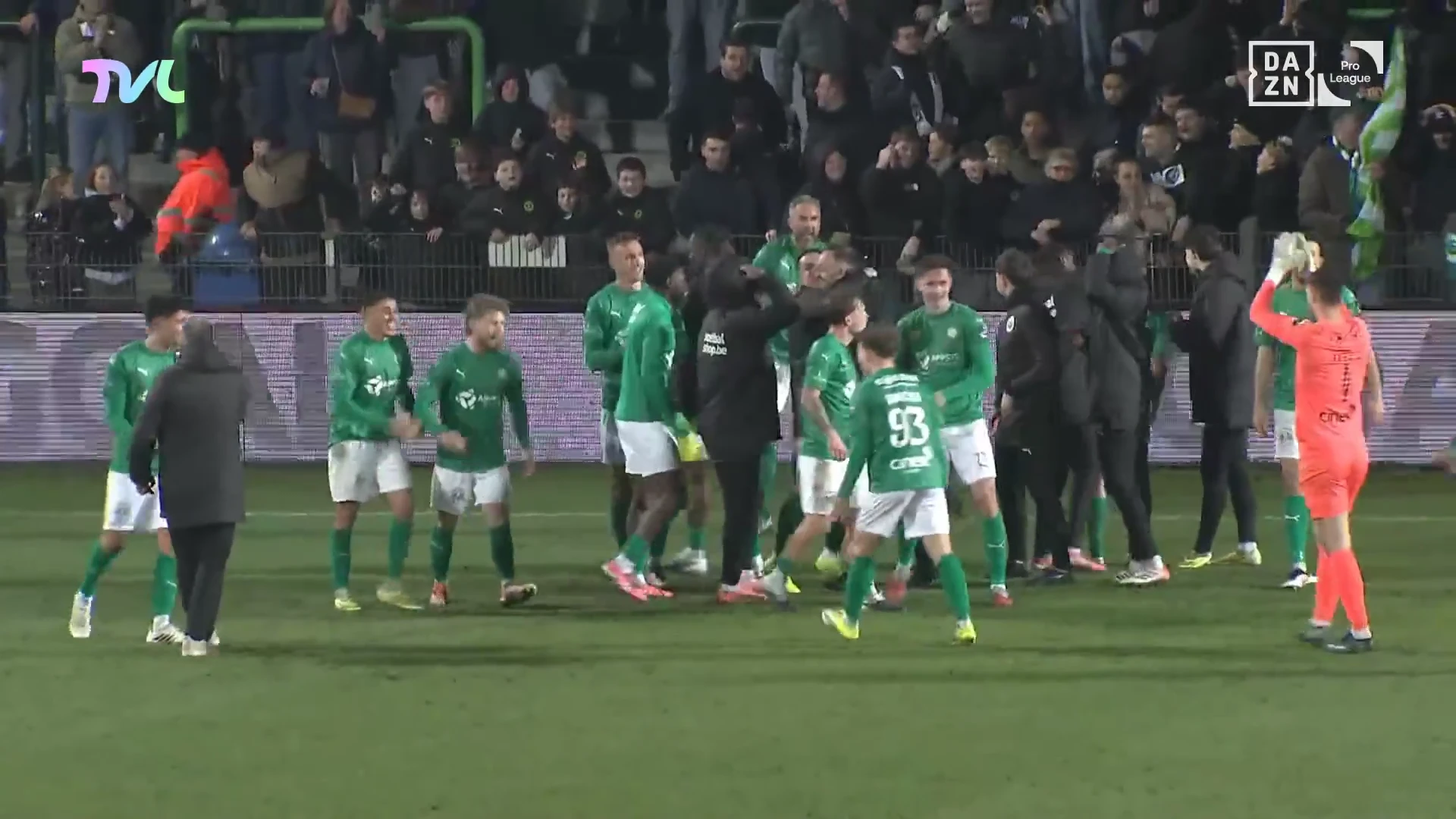 Hoofdafbeelding voor artikel Lommel pakt 18 op 18 na late…