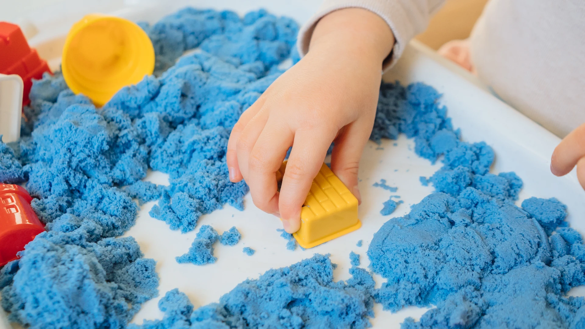 Hoofdafbeelding voor artikel Mogelijk asbest in speelzand:…