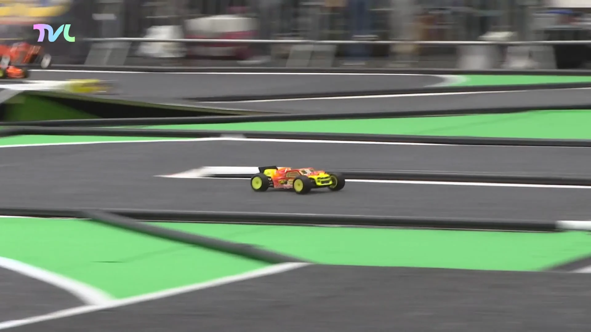 Hoofdafbeelding voor artikel Telegeleide auto's racen over…