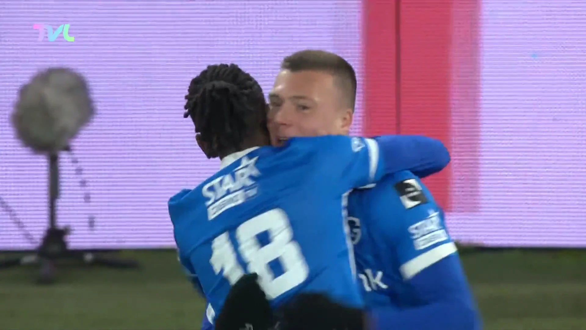 Hoofdafbeelding voor artikel Racing Genk springt top zes…