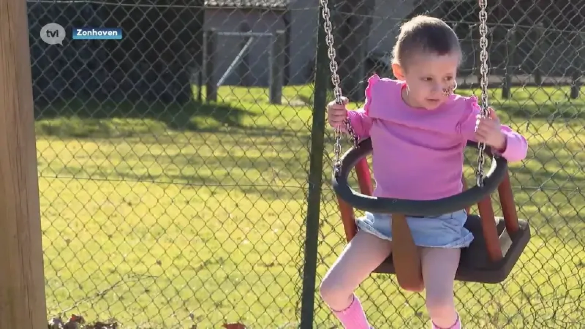 Inez (6) wordt vandaag geopereerd in Barcelona: "Ze was niet bang"