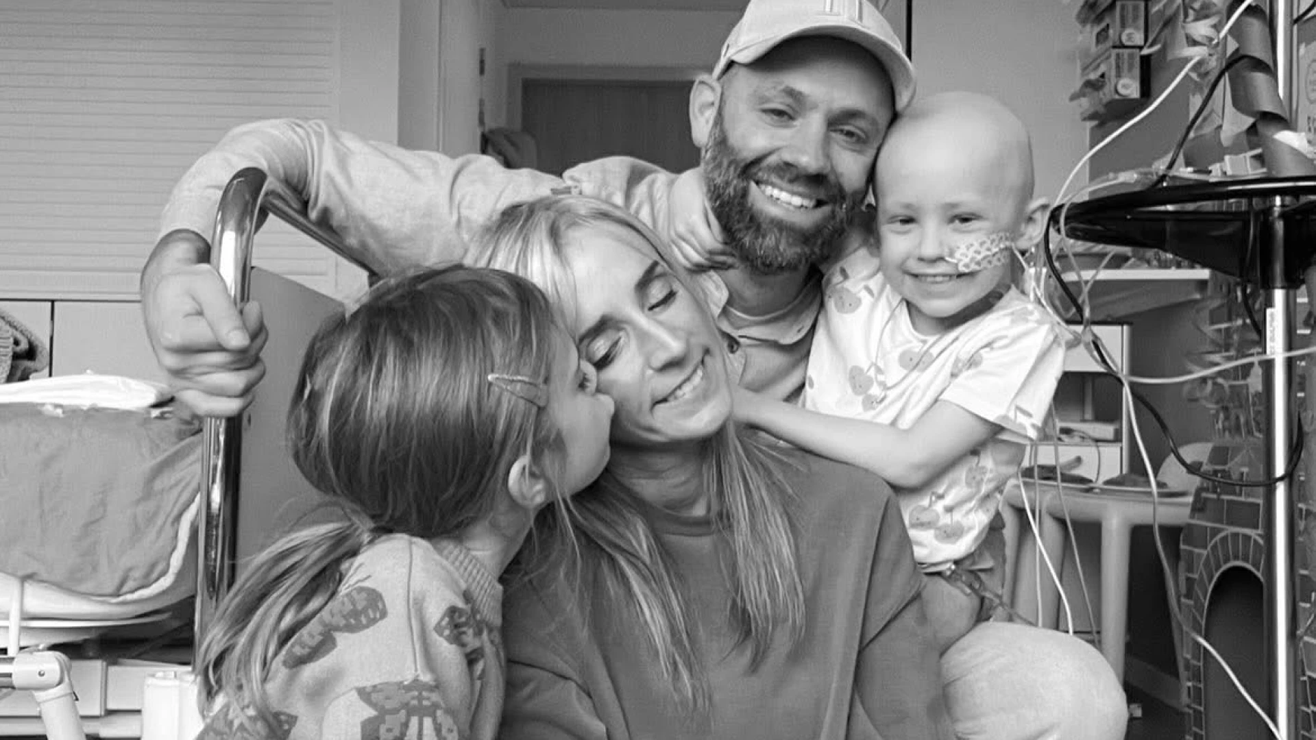 Hoofdafbeelding voor artikel Inez kruipt door het oog van…