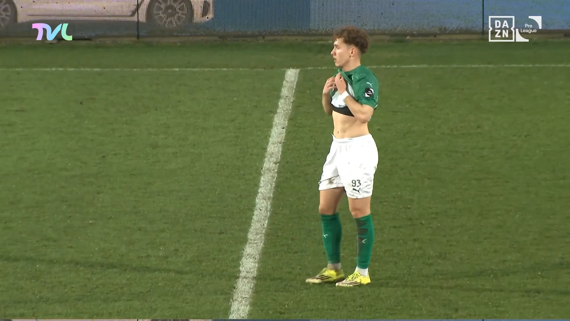 Hoofdafbeelding voor artikel Lommel SK geeft zege weg in…