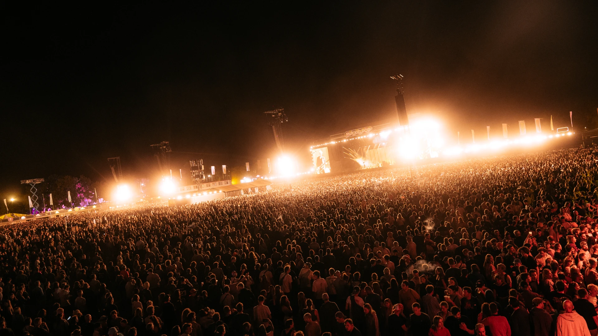 Hoofdafbeelding voor artikel Lekker met de meiden dansen:…