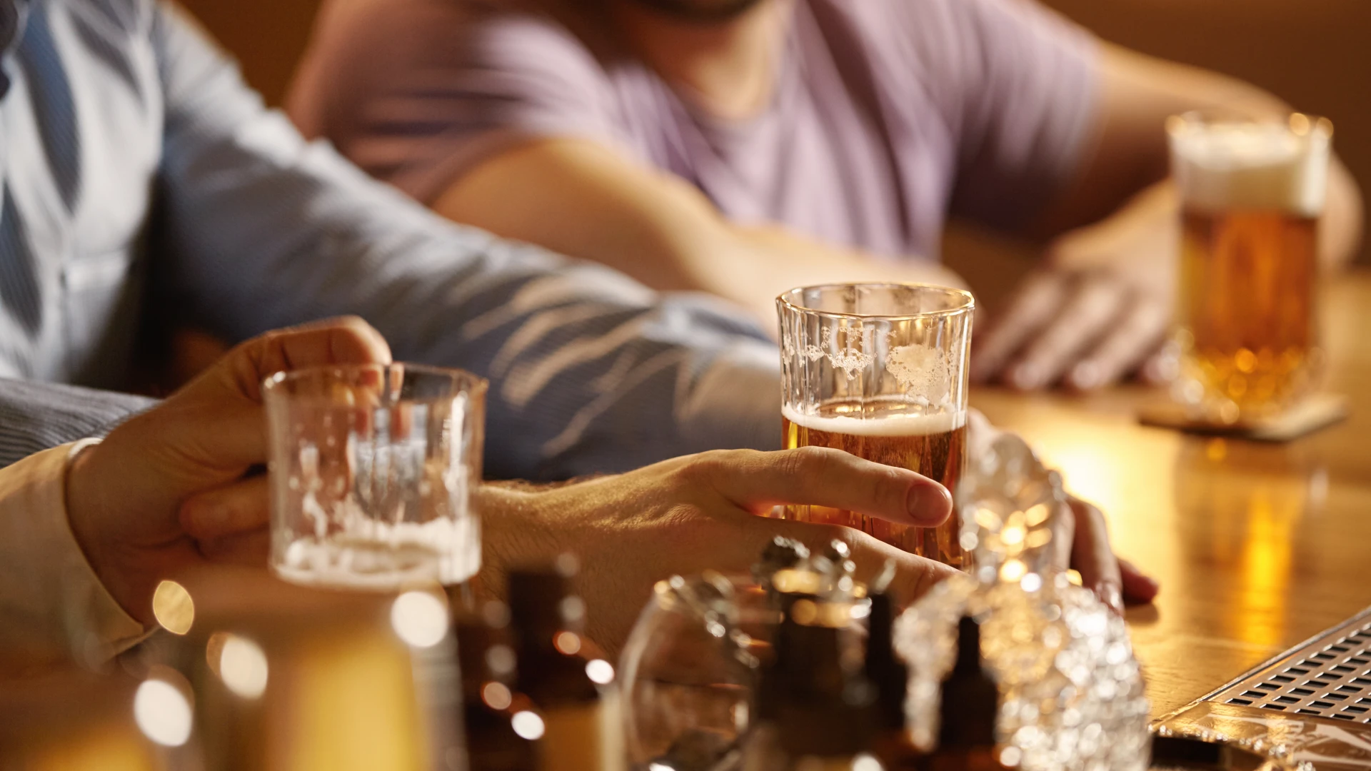 Hoofdafbeelding voor artikel Studenten drinken minder,…