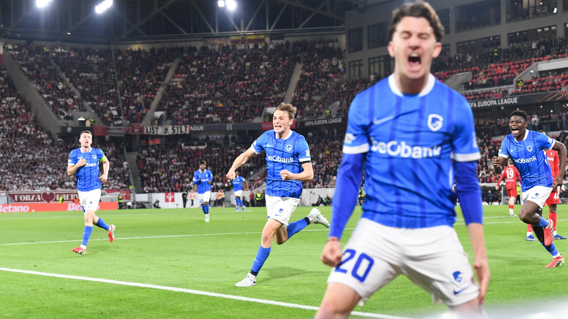 LIVEBLOG: Plaatst Racing Genk zich voor de kwartfinale van de Europa League? Volg het hier