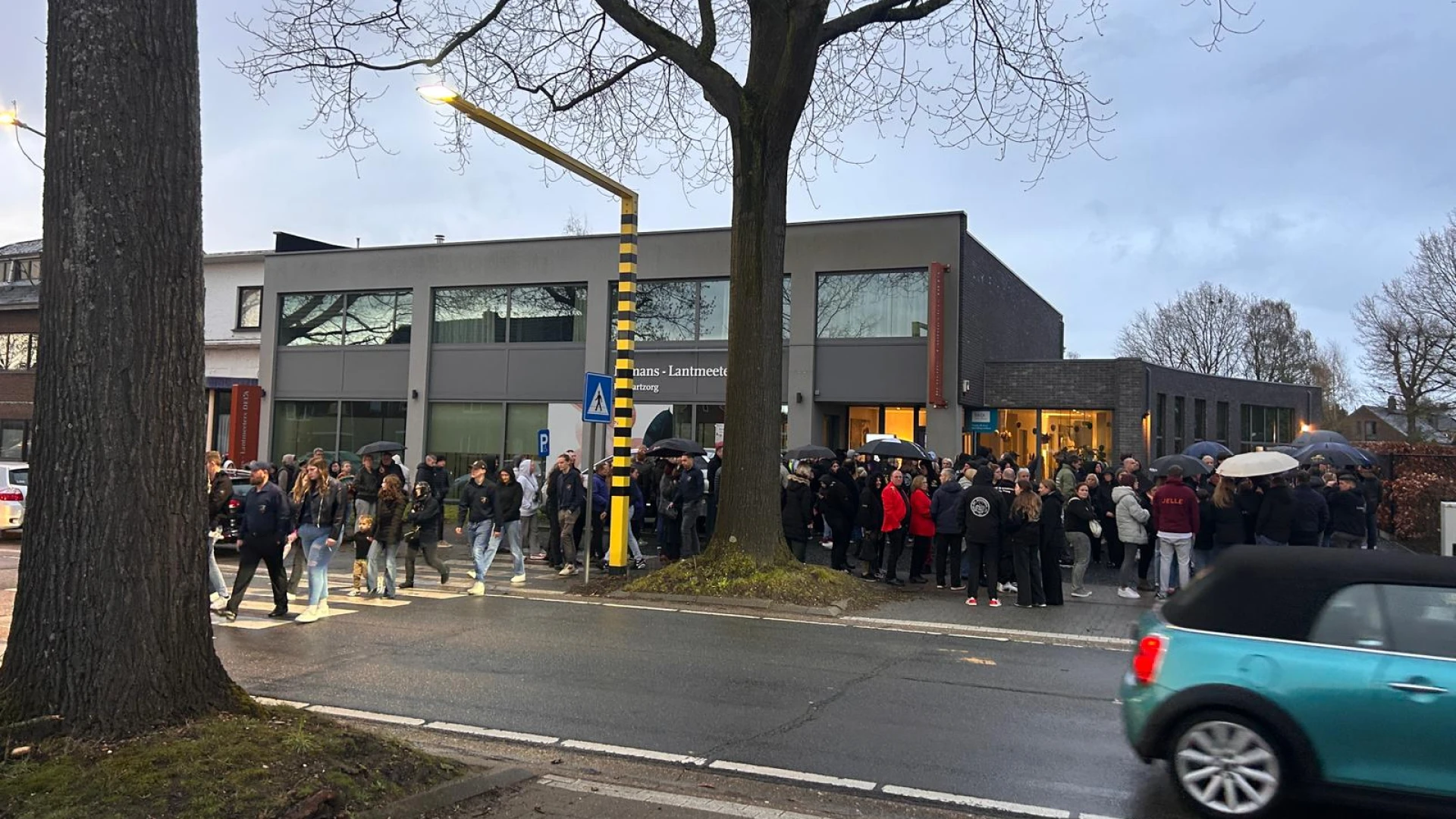 Hoofdafbeelding voor artikel Ingetogen laatste groet overleden…