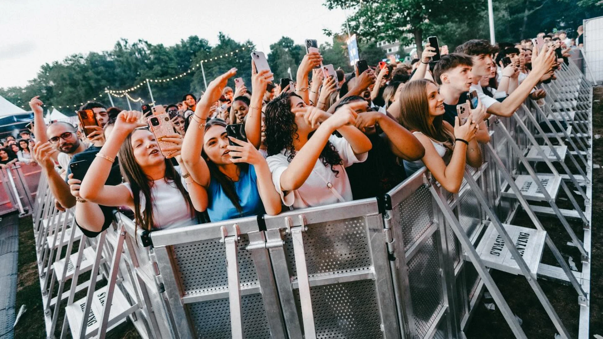 Hoofdafbeelding voor artikel Triggerfinger en &rsquo;t Hof Van…