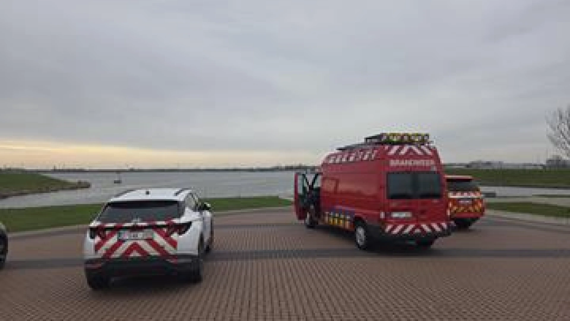 Hoofdafbeelding voor artikel Olieverontreiniging in Maasplassen…