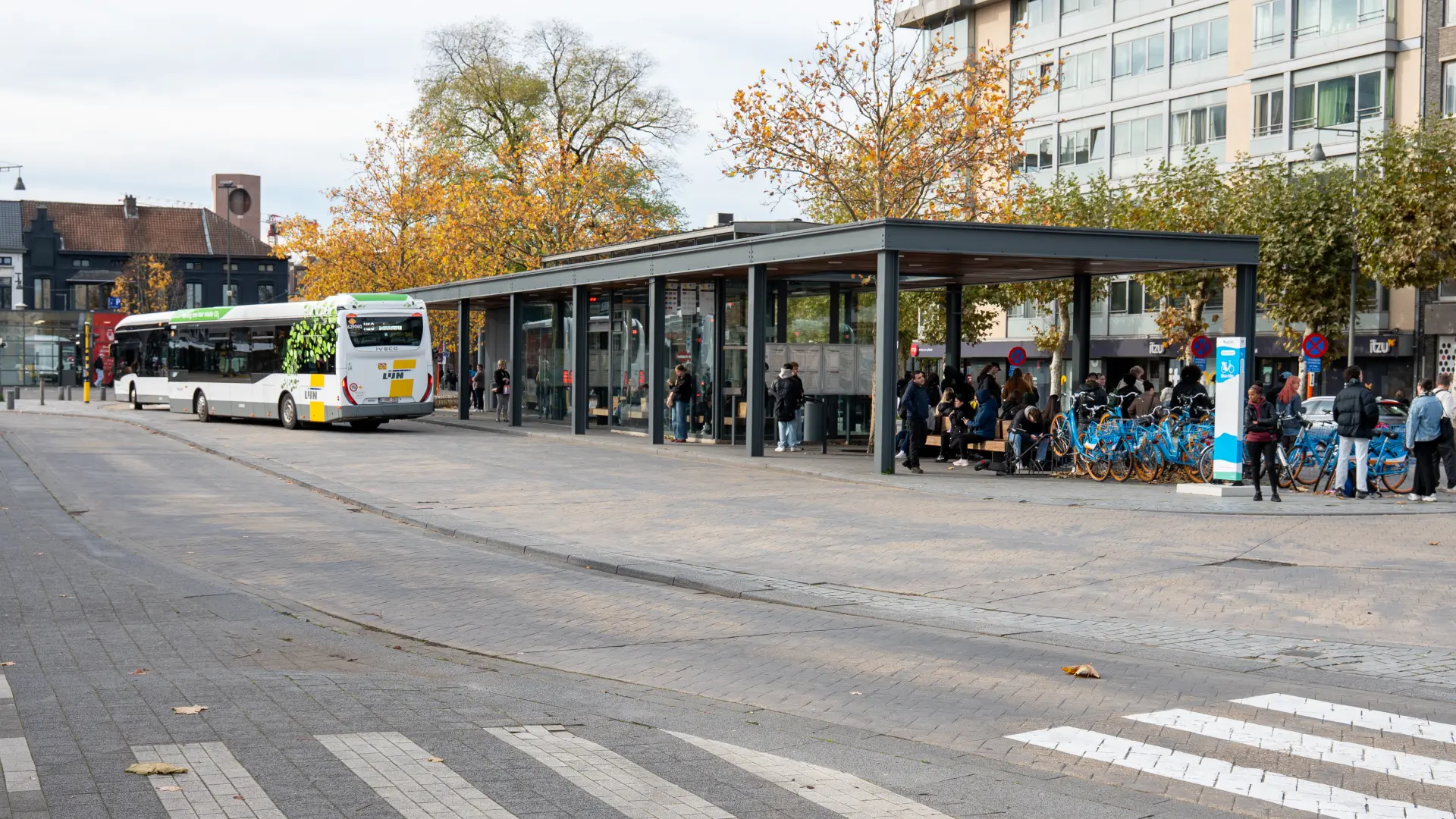 Hoofdafbeelding voor artikel Feestbus keert terug tijdelijk…
