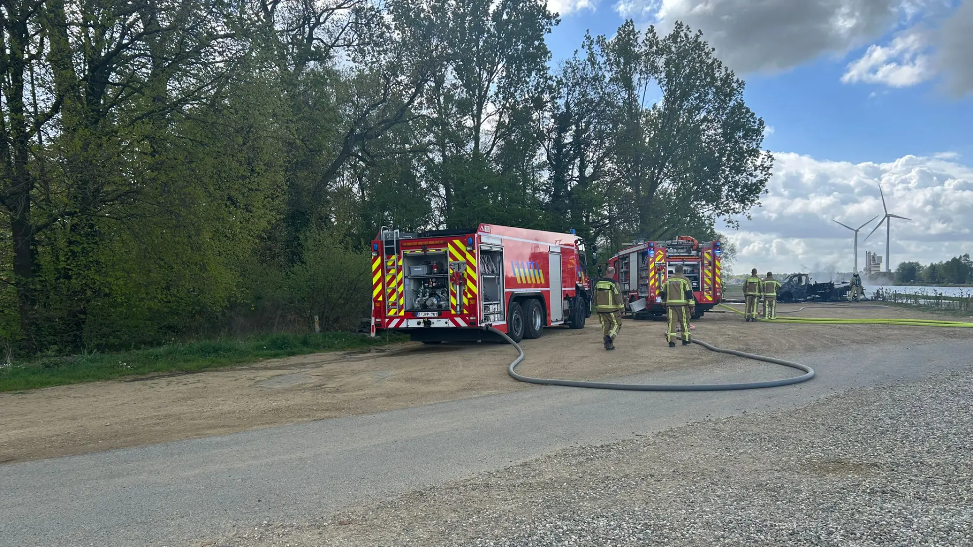 Man zwaargewond bij caravanbrand aan Albertkanaal in Heusden-Zolder, hondje overleden