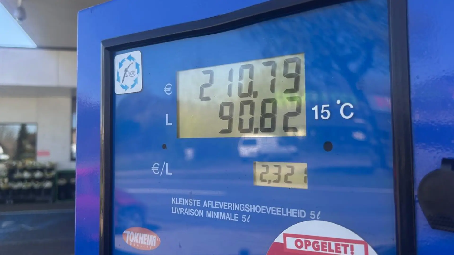 Hoofdafbeelding voor artikel Benzine tanken wordt zaterdag…