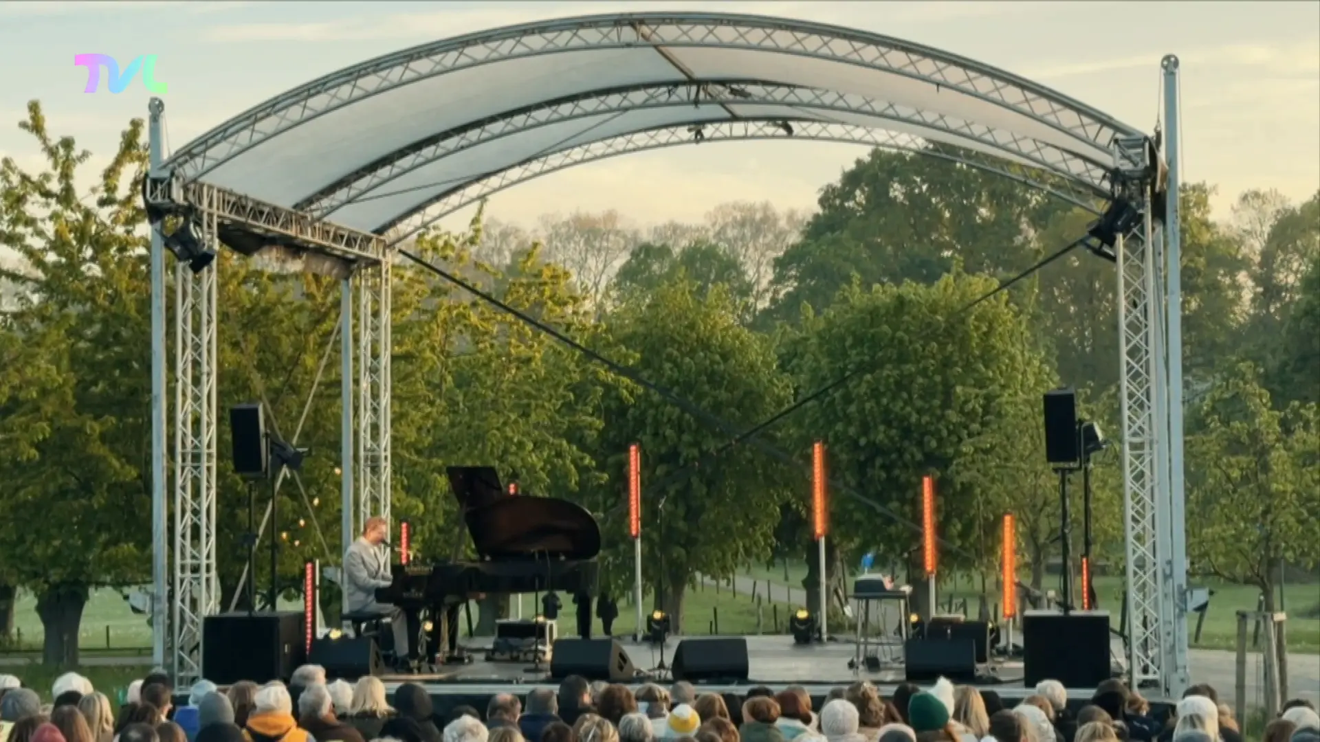 Hoofdafbeelding voor artikel Bent Van Looy trakteert 300…