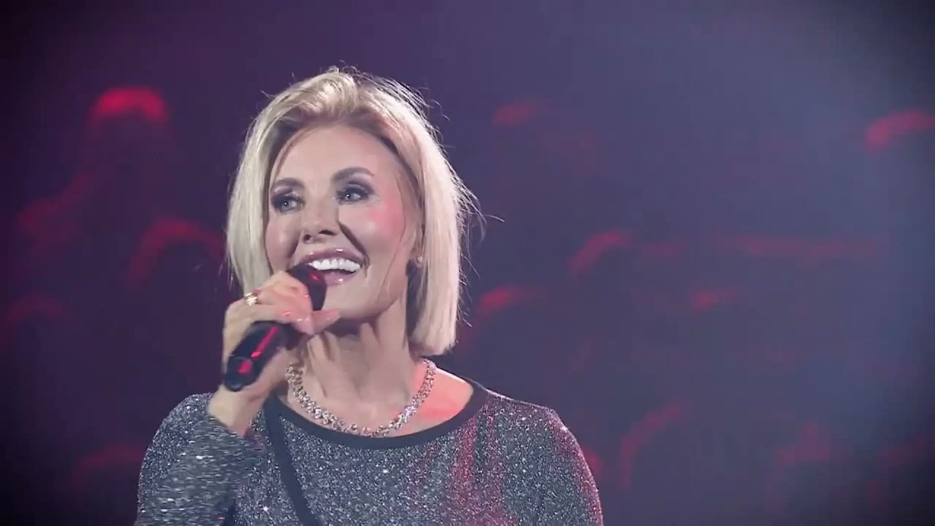 Hoofdafbeelding voor artikel Dana Winner komt thuis voor…