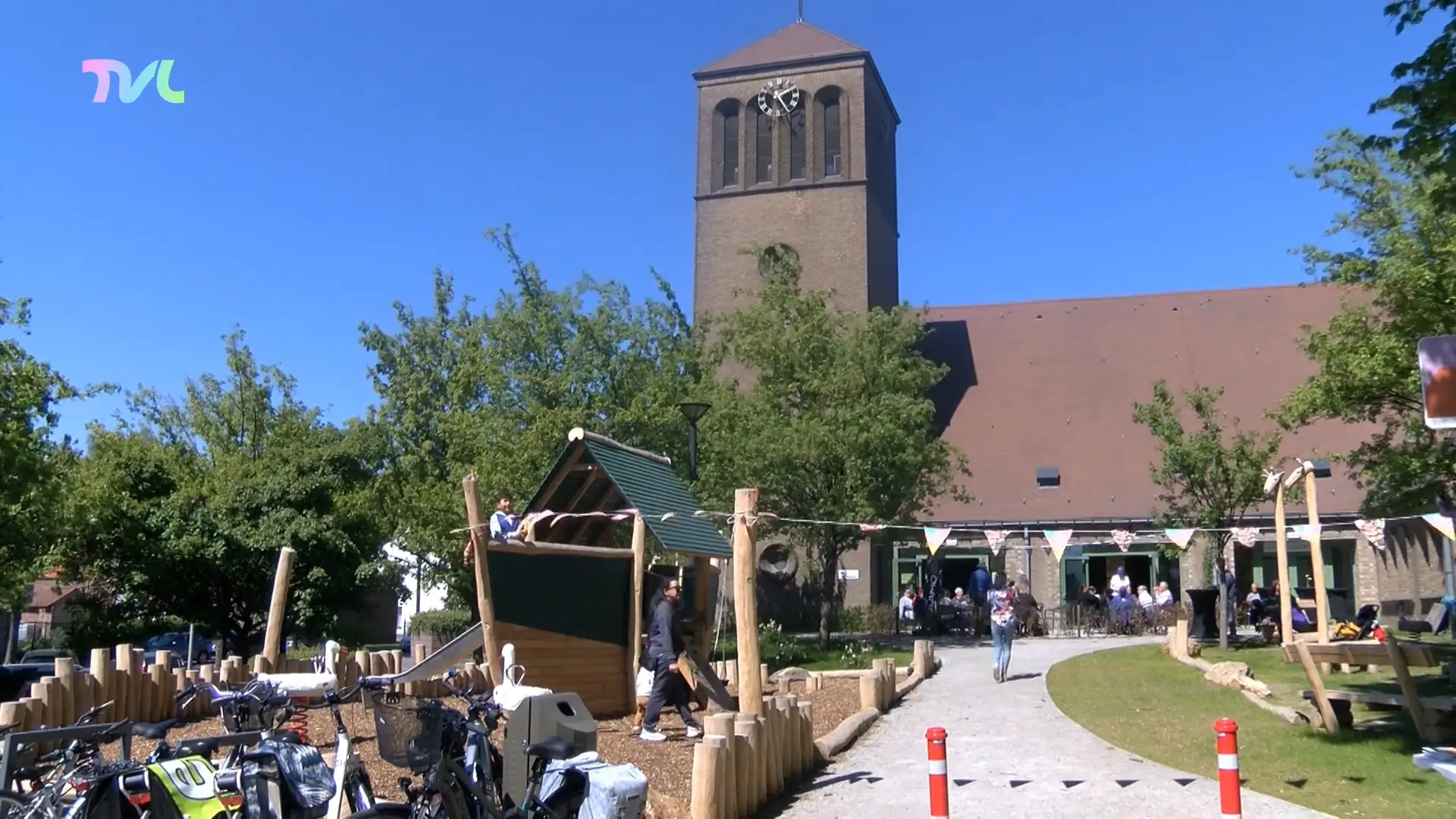 Hoofdafbeelding voor artikel Kerk wordt volkscaf&eacute; in Genk