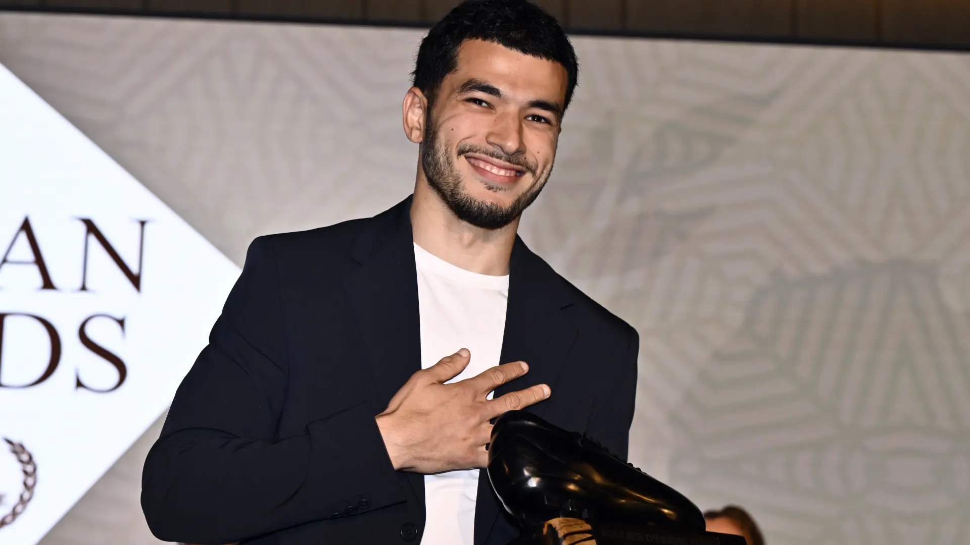 Hoofdafbeelding voor artikel Zakaria El Ouahdi wint Ebbenhouten…