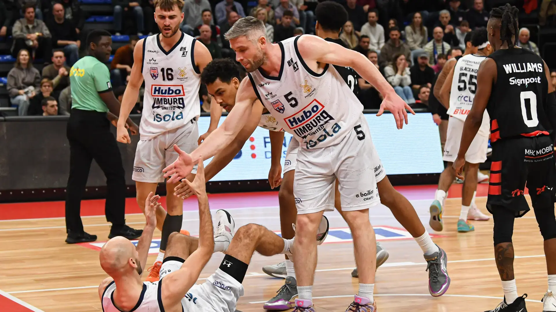 Hoofdafbeelding voor artikel Limburg United wint beslissende…