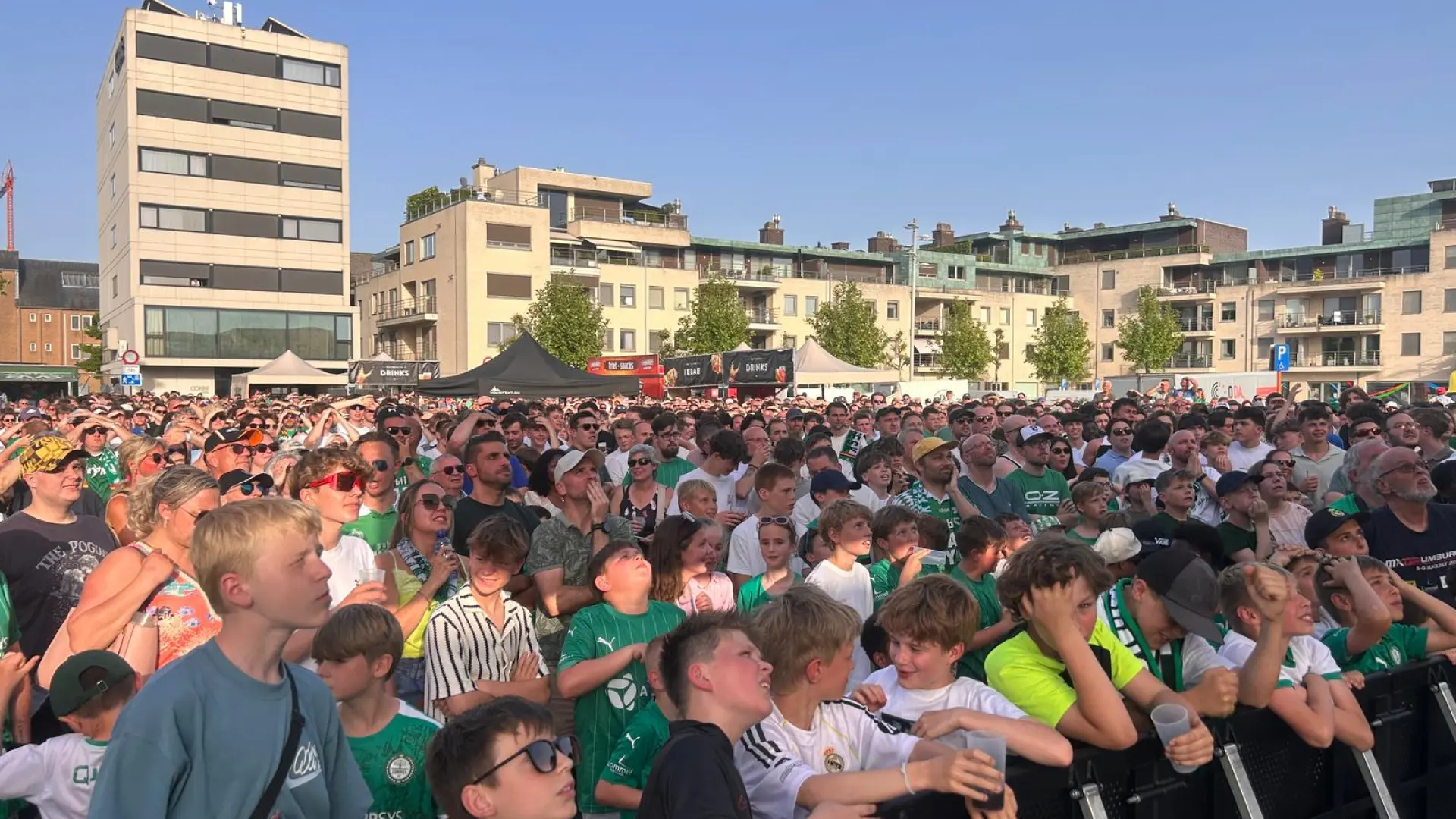 Hoofdafbeelding voor artikel Veel sfeer voor groot scherm…