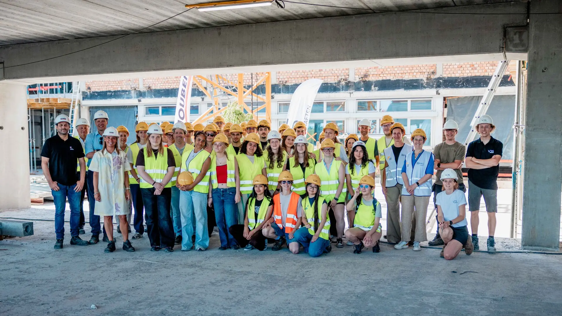 Hoofdafbeelding voor artikel Meiboomviering op werf van…