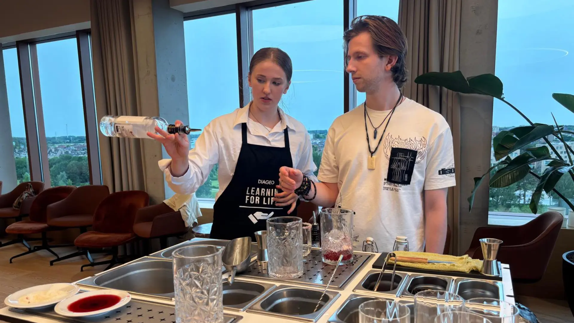 Hoofdafbeelding voor artikel Bartenderopleiding moet horecatekort…