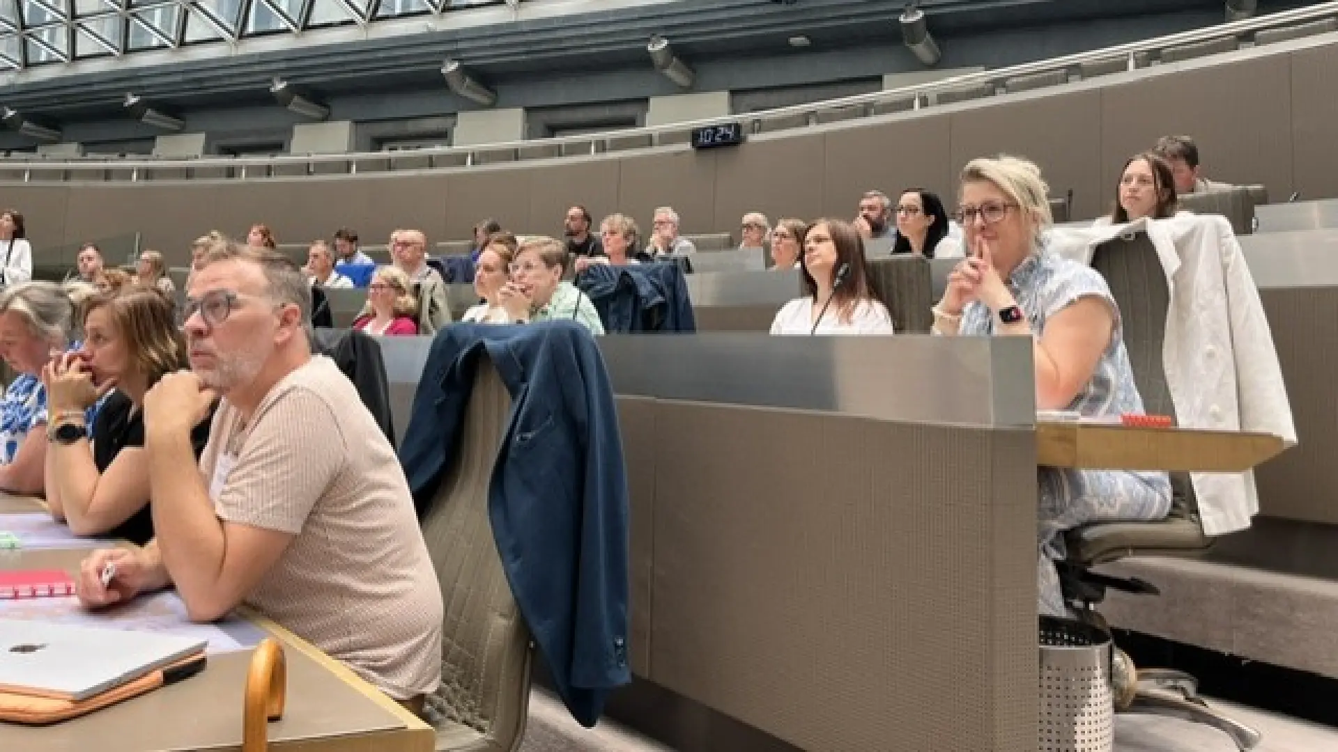Hoofdafbeelding voor artikel Limburgse leerkrachten laten…