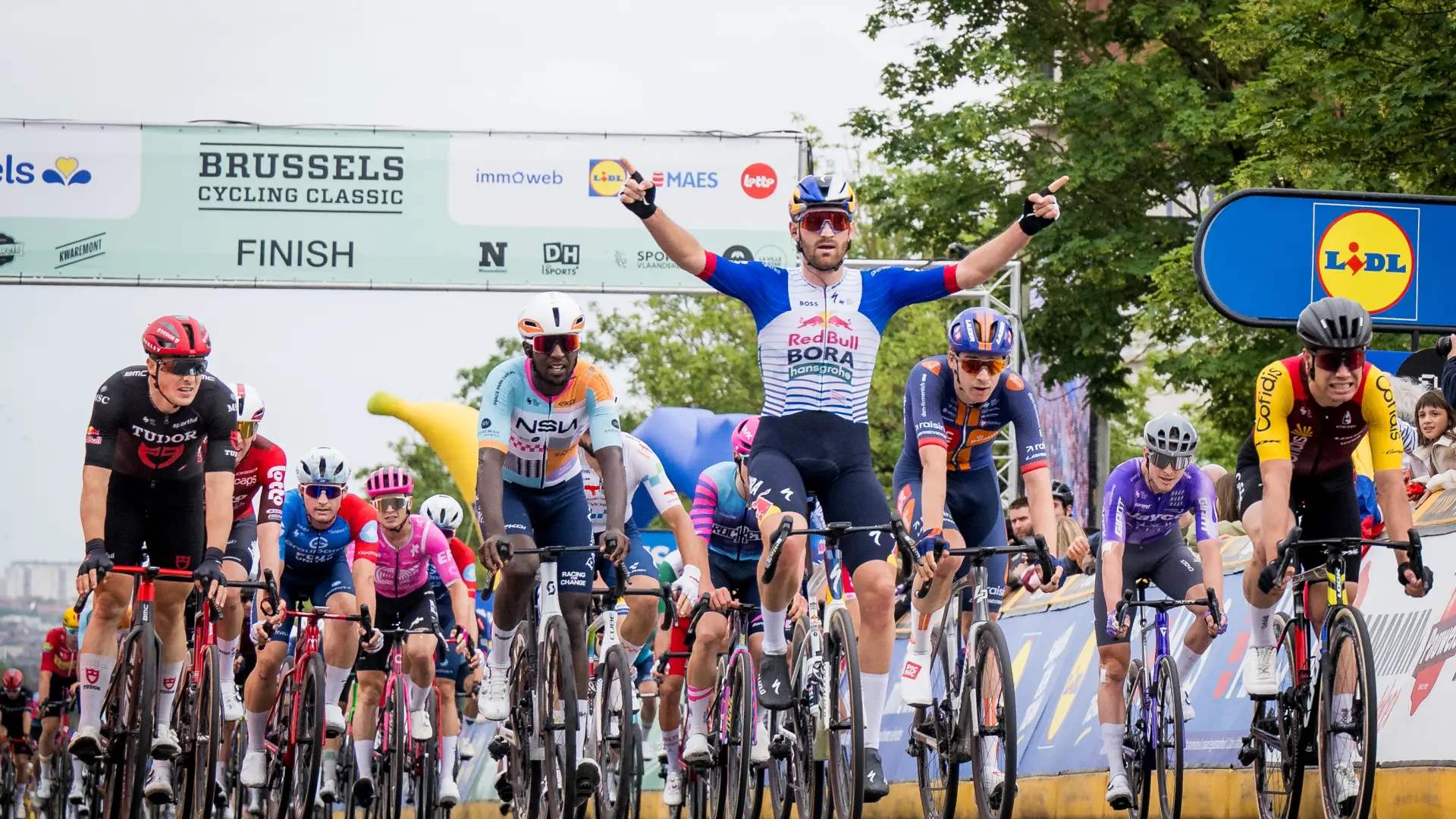Jordi Meeus wint Brussels Cycling Classic voor Milan Fretin