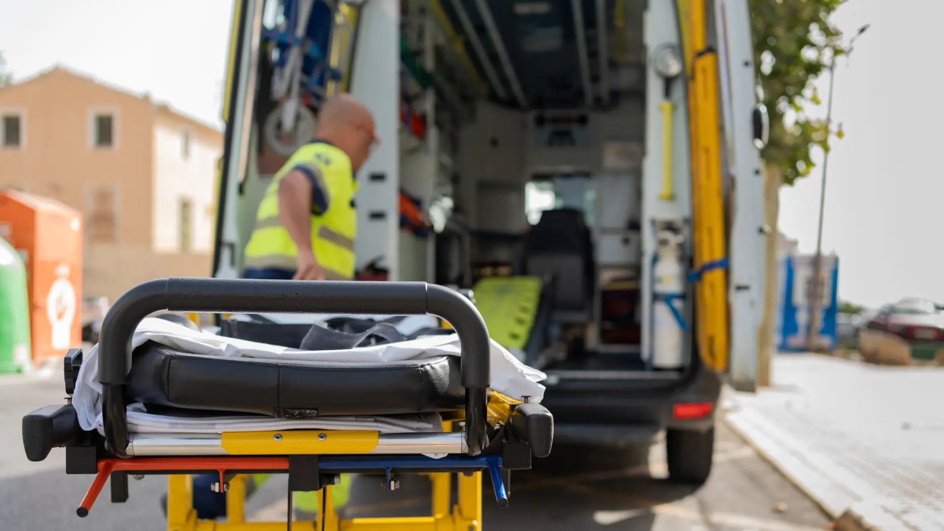 Jonge wielrenner ernstig gewond na botsing met wagen in Jesseren-Borgloon