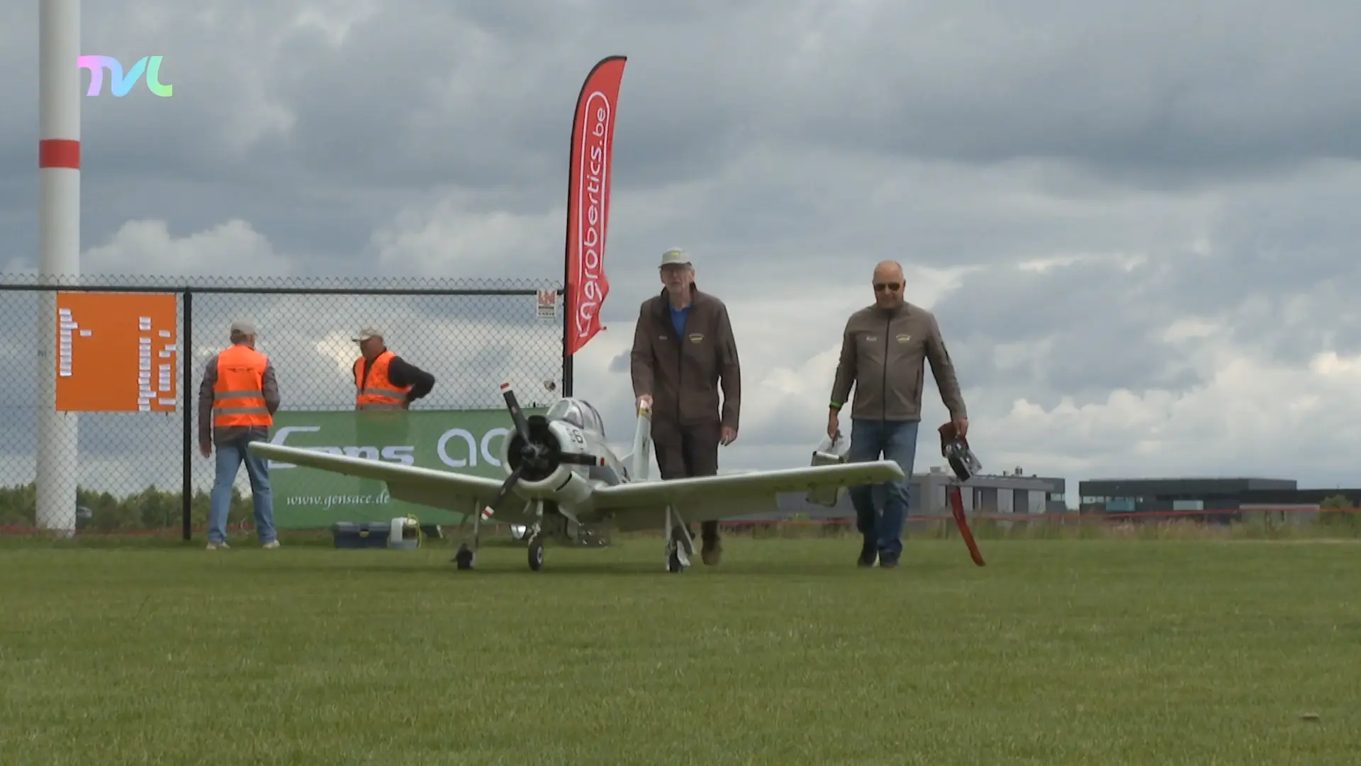 Hoofdafbeelding voor artikel Lommel toont modelvliegtuigen…