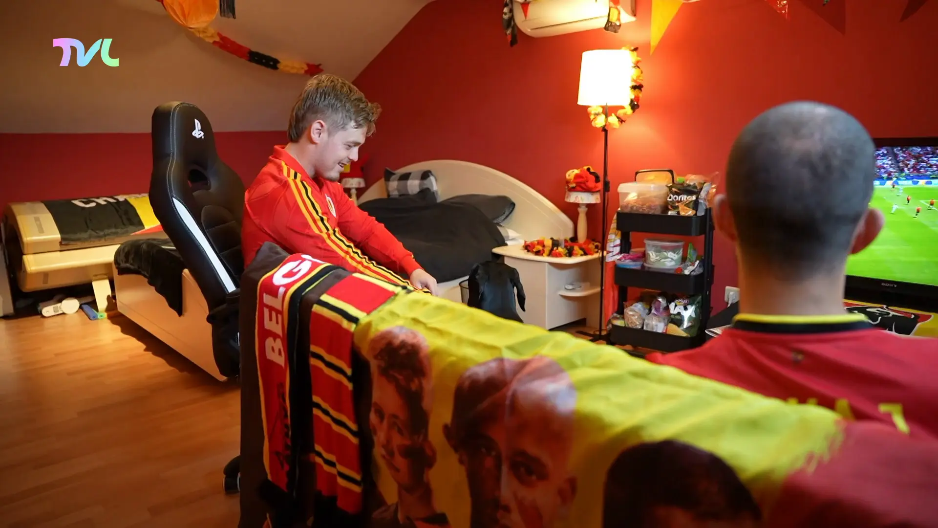 Hoofdafbeelding voor artikel Tongerse superfan offert al…