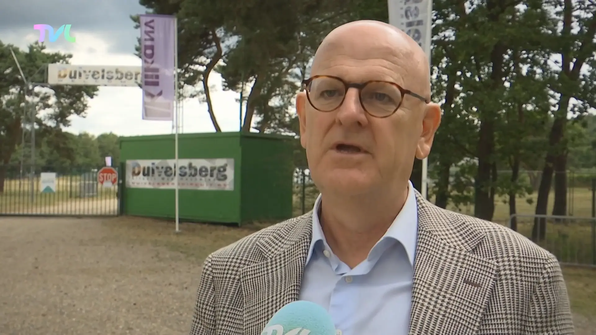 Hoofdafbeelding voor artikel Gouverneur legt rallycross…
