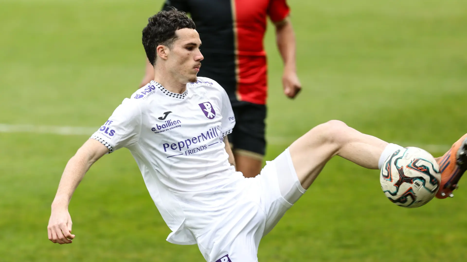 Hoofdafbeelding voor artikel Milan Robberechts tekent bij…