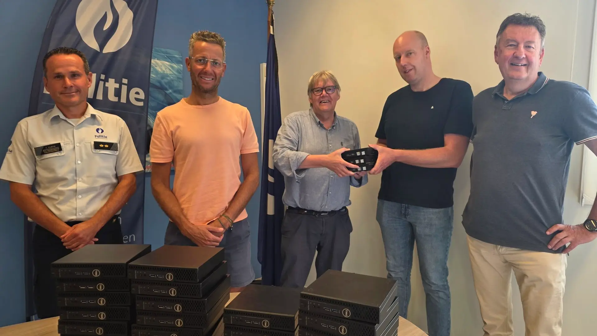Hoofdafbeelding voor artikel Politie schenkt 59 afgeschreven…