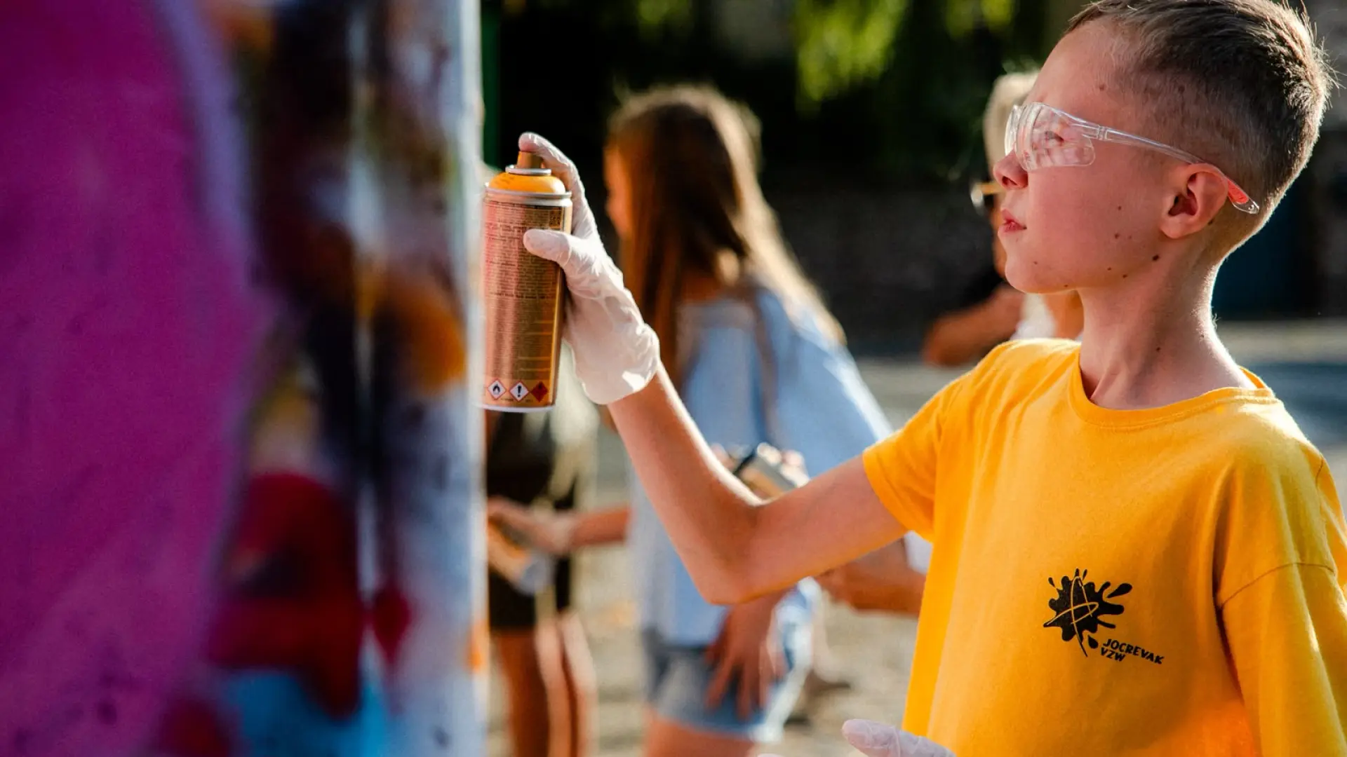 Hoofdafbeelding voor artikel Graffiticontainer trekt door…