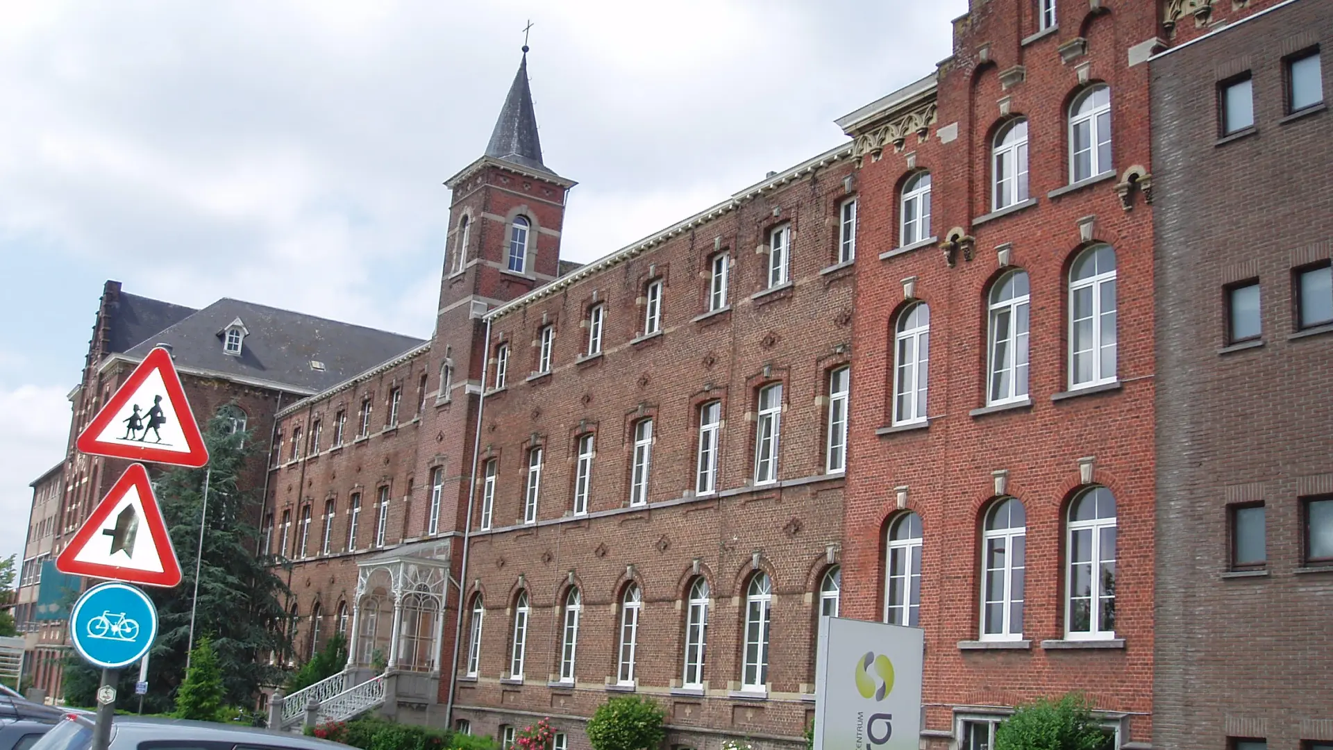 Hoofdafbeelding voor artikel Urbexers dringen binnen in…