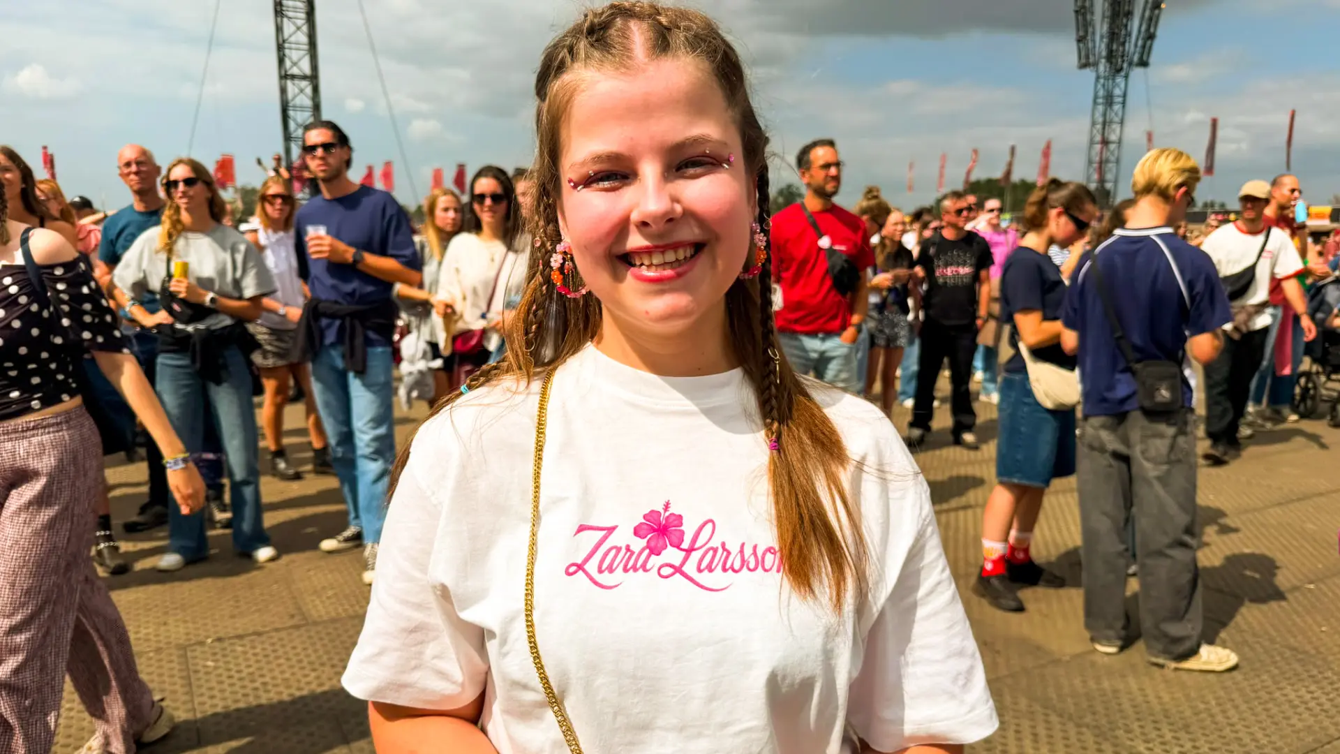 Hoofdafbeelding voor artikel LIVEBLOG: Fans van Zara Larsson…