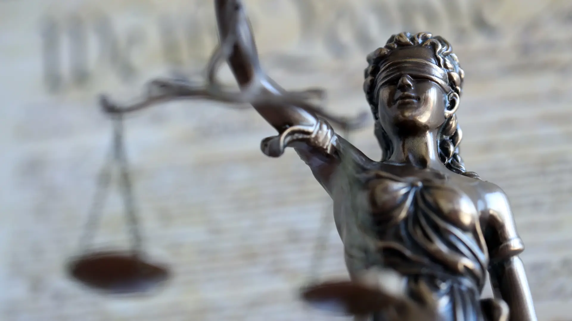Hoofdafbeelding voor artikel Gerechtelijk najaar meteen…